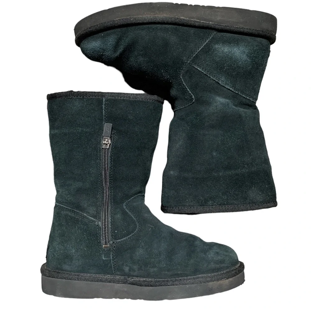 UGG Classic Short‎ Black Suede Side Zipper Winter Boots 1118957 Womens 5